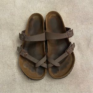 Birkenstock gizeh thong sandals brown